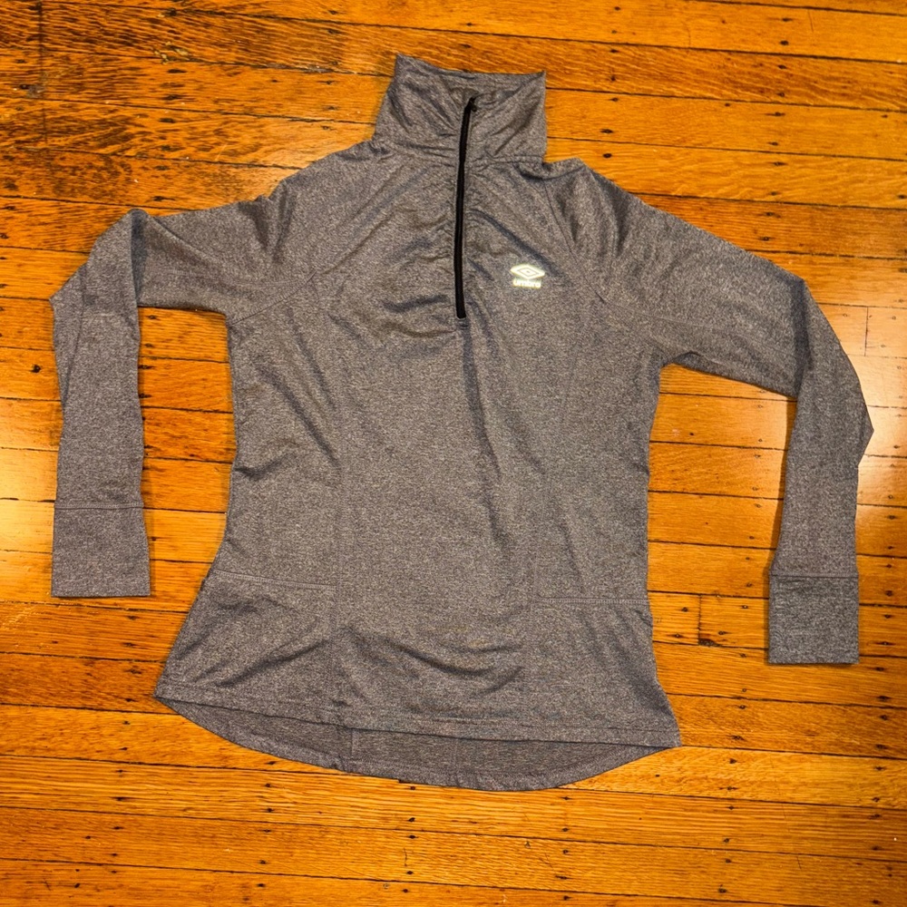 Umbro grey workout top